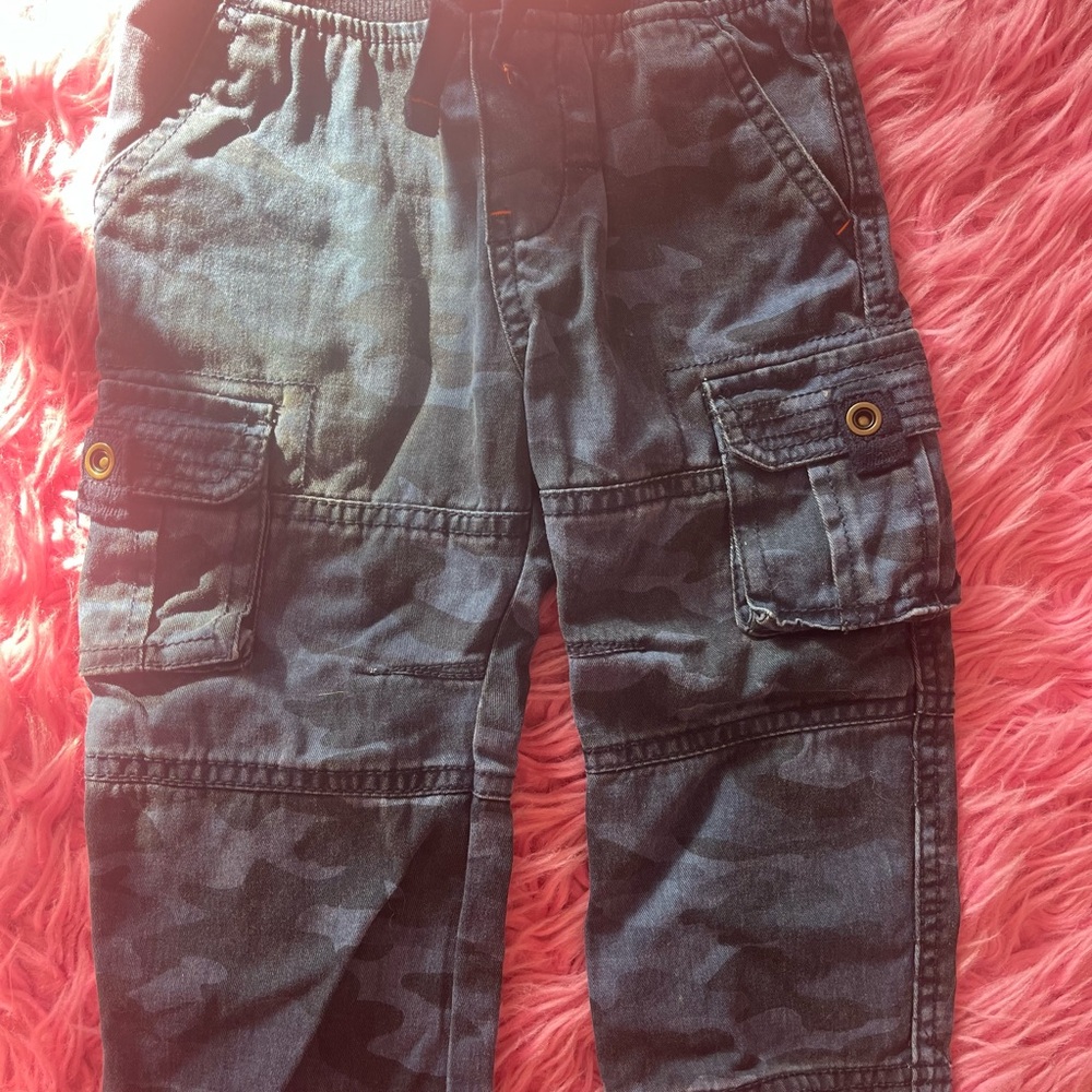 OshKosh B'gosh Gray Casual Bottoms
